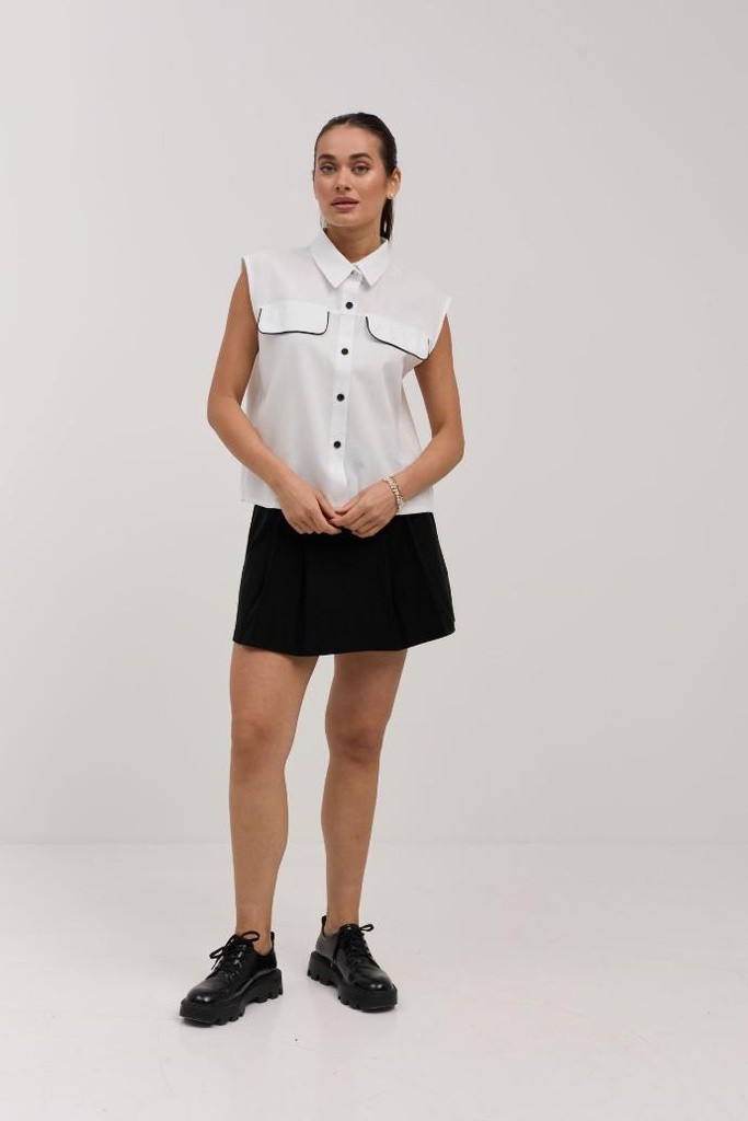  Shirt with flaps and piping